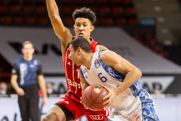 频频限制住 频频限制住