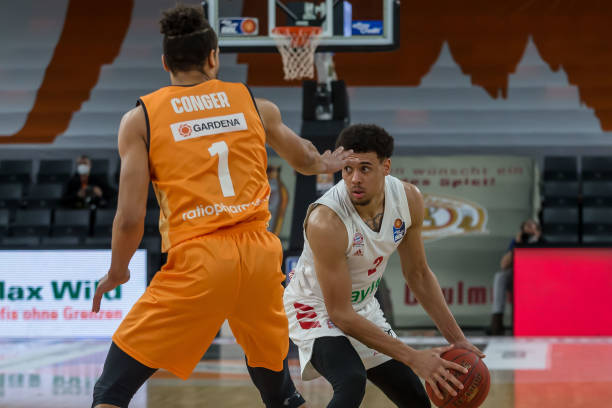 门开始对其 门开始对其